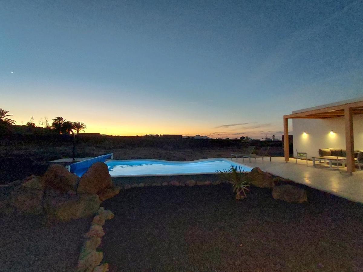 Villa Tabaiba En Lajares Con Piscina ภายนอก รูปภาพ